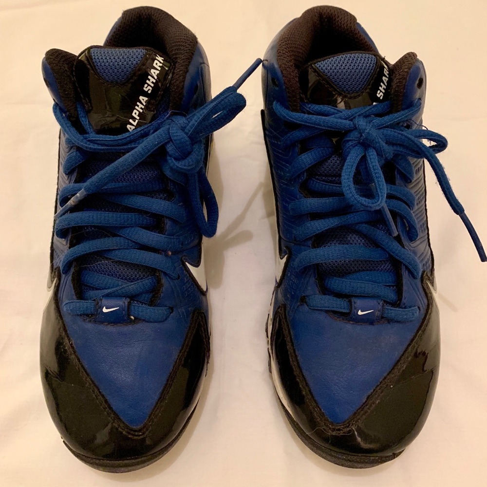 Nike size 1Y Alpha Shark soccer cleats